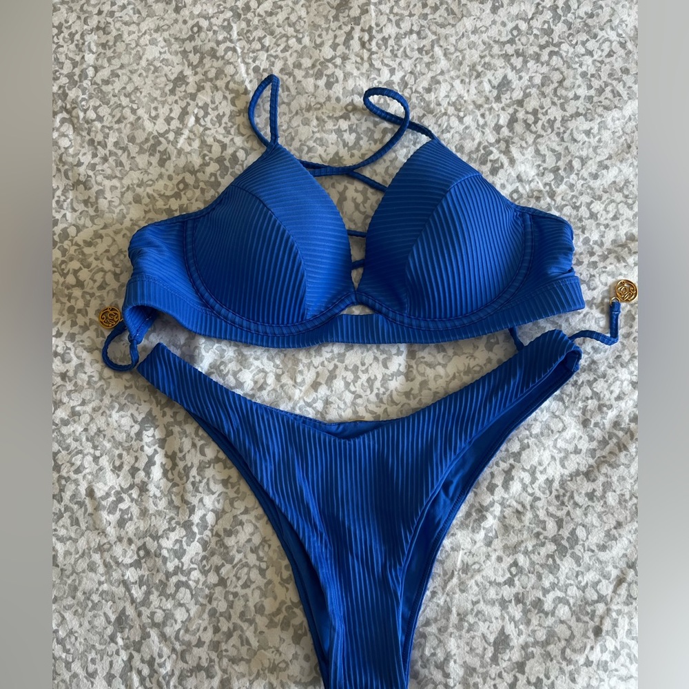 Like new Lulifama swimsuit size medium